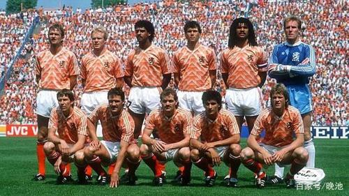 1988欧洲杯冠军是哪国人啊虎扑,1988年欧洲杯最佳阵容
